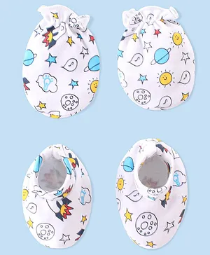 Babyhug 100% Cotton Knit Mittens & Booties Set with Tree Print - Blue