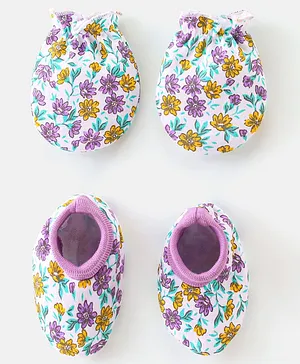 Knits & Knots Woollen Blend Striped Handmade Mittens - Pink & White