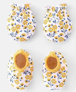 Babyhug 100% Cotton Knit Floral Printed Mittens & Booties -Pink