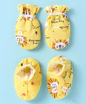 OHMS Interlock Knit Mittens & Booties With Reindeer Print Pack...