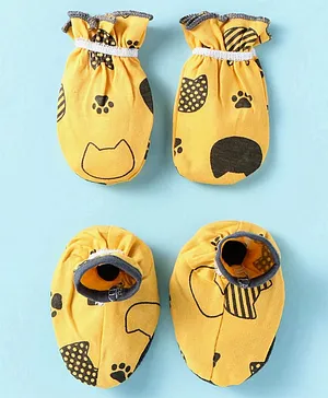 Simply Interlock Knit Mittens & Booties Bunny Print - Peach