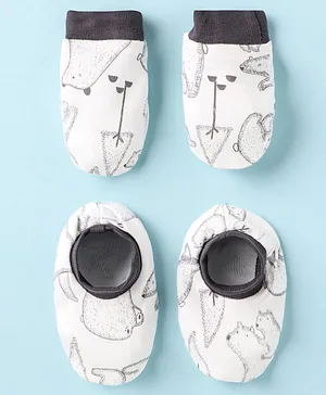 Ben Benny 100% Cotton Knit Mittens with Stars & Bear Print Pack of 3...