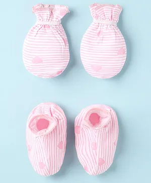 Babyhug 100% Cotton Knit Mittens & Booties Set with Star Print - Green