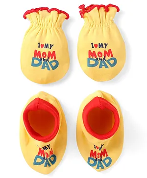 Babyhug 100% Cotton Knit Mittens & Booties With Text Print - Yellow