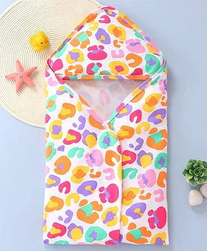 Babyhug Terry Knit Hooded Bath Towel With Star Print L 76 x B 76 cm -